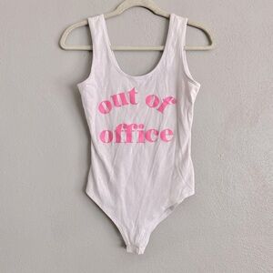 Women’s Bodysuit Size Small White Pink ‘Out of Office’ Snap Button Casual Cute